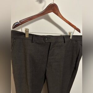 Stafford classic flannel trouser. Solid brown heather. 51% wool. Size 38x32